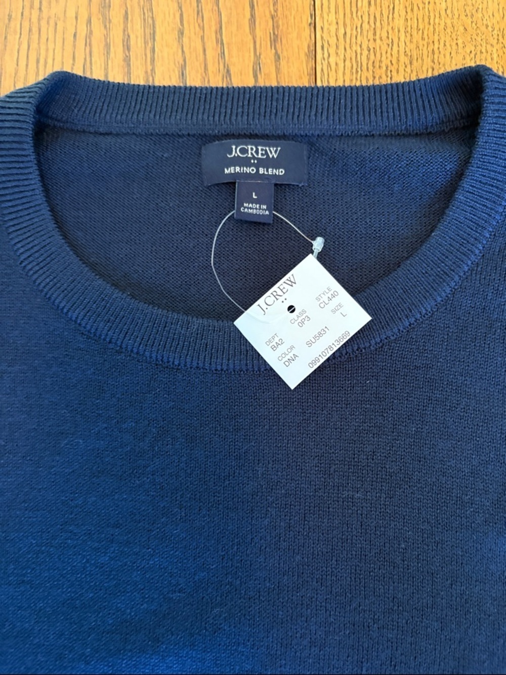 J. Crew Men's Crewneck Sweater in Navy Blue Merino Blend - Picture 2 of 6